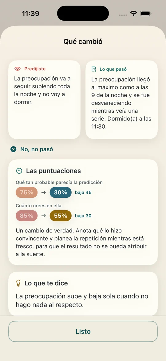 La pantalla Qué cambió después de una revisión, con la predicción junto a lo que pasó y las dos calificaciones bajando